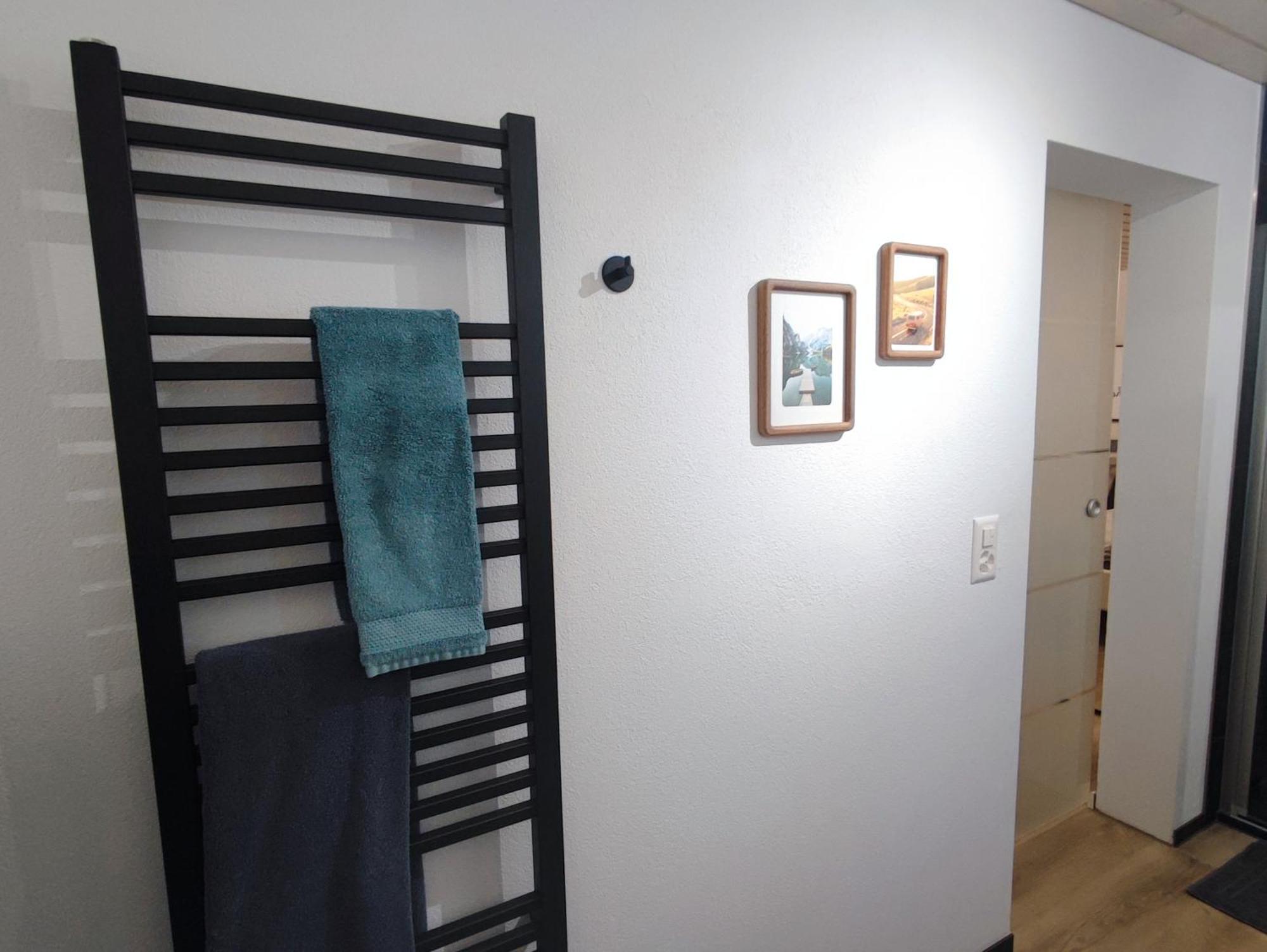 Kleine Auszeit - 2-Zimmer Ferienwohnung Spiez Εξωτερικό φωτογραφία